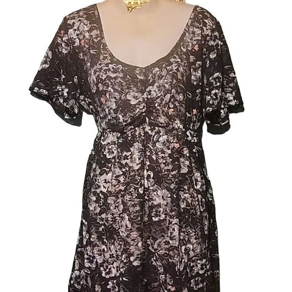 torrid Dresses & Skirts - Torrid Womens Black Garden Floral Size 5XL Babydoll Dress NWT